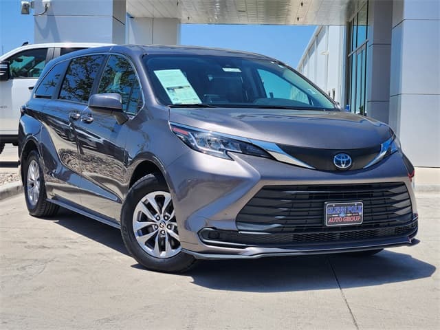 2022 Toyota Sienna LE
